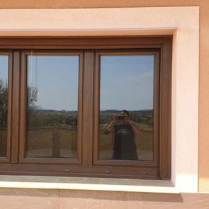 Jedacon ventana y farol